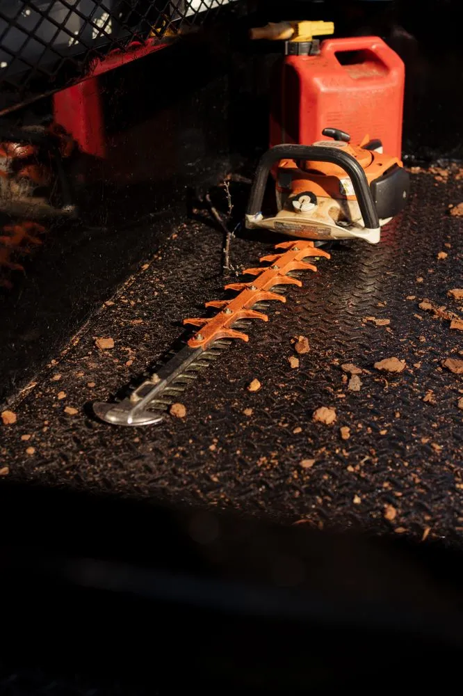 Professional lawn mowing service in Hermitage, TN - MT Landscaping and Lawncare