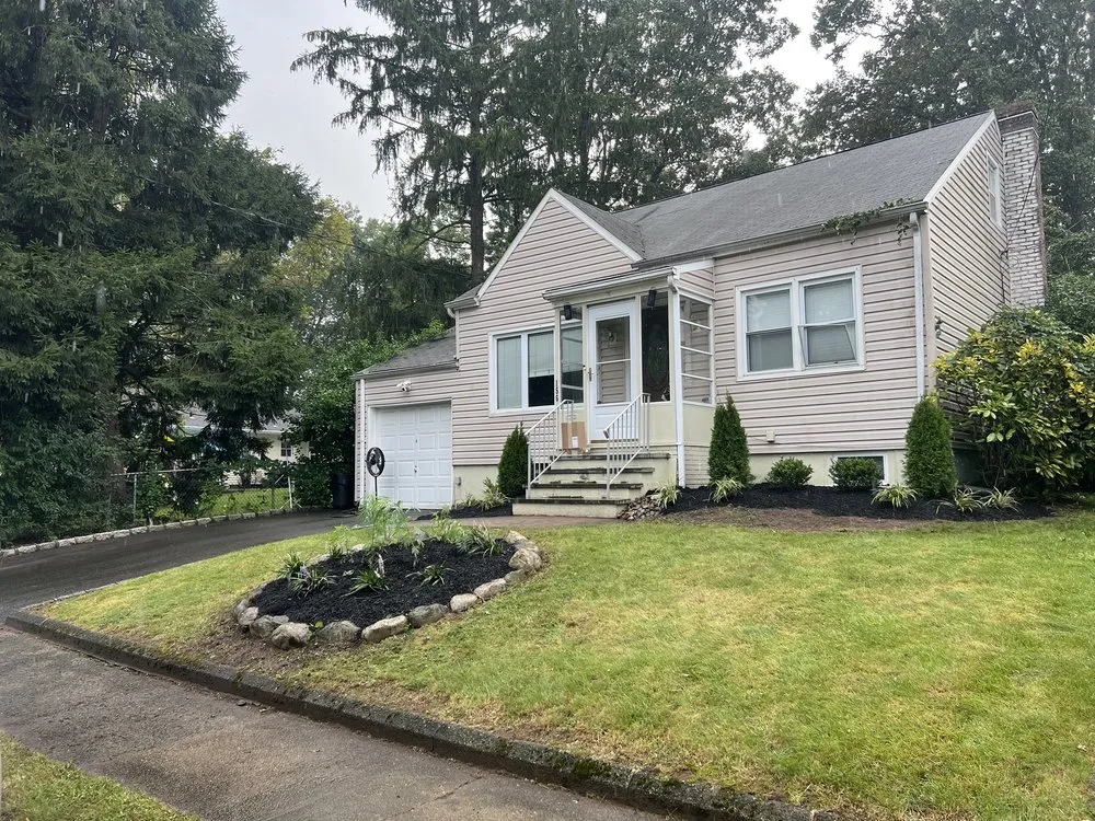 Custom yard maintenance experts serving Roselle, NJ - M&T Landscaping