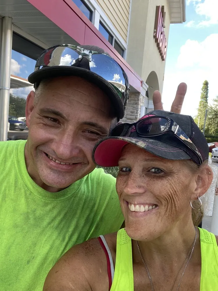 Expert garden landscaping experts serving Tampa Bay, FL - M&T Lawn and Pressure Washing