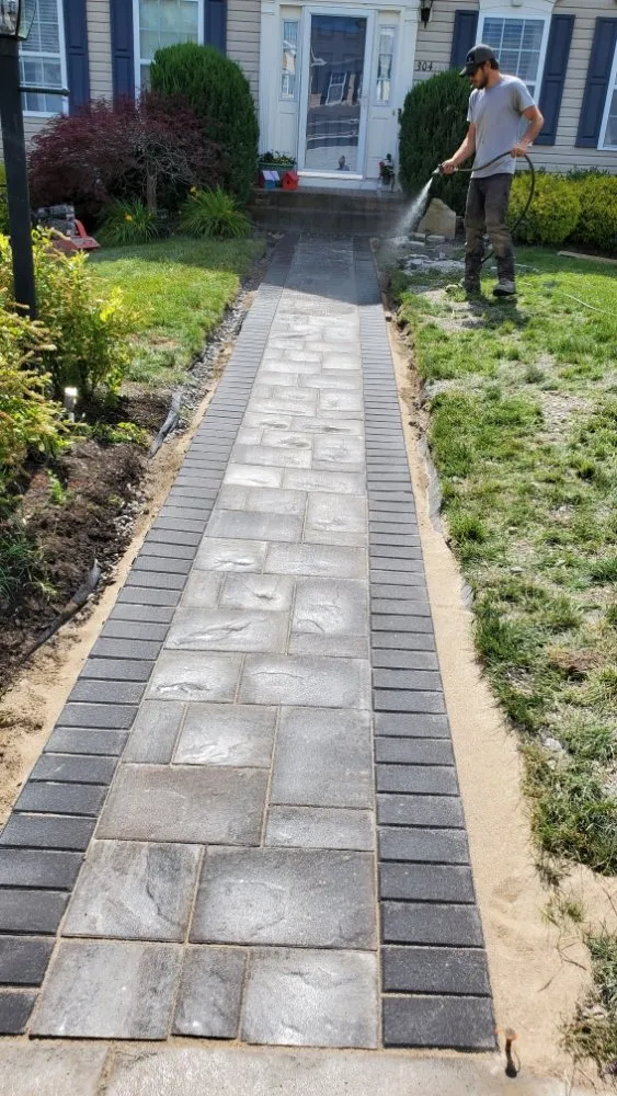 Reliable lawn care service experts serving Pittsburgh, PA - MT Williams