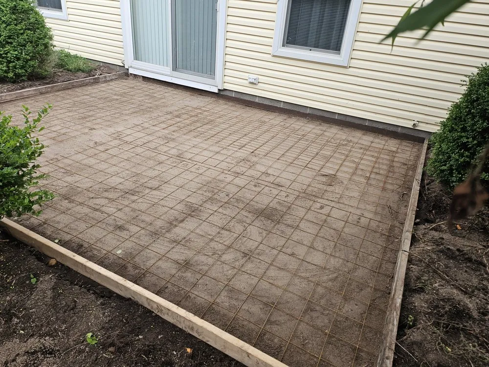 Expert lawn mowing service experts serving Painesville, OH - Mts Concrete And Landscaping