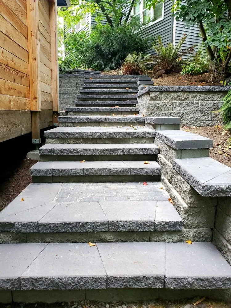 Expert lawn mowing service in Issaquah, WA - MTS Tree & Landscape