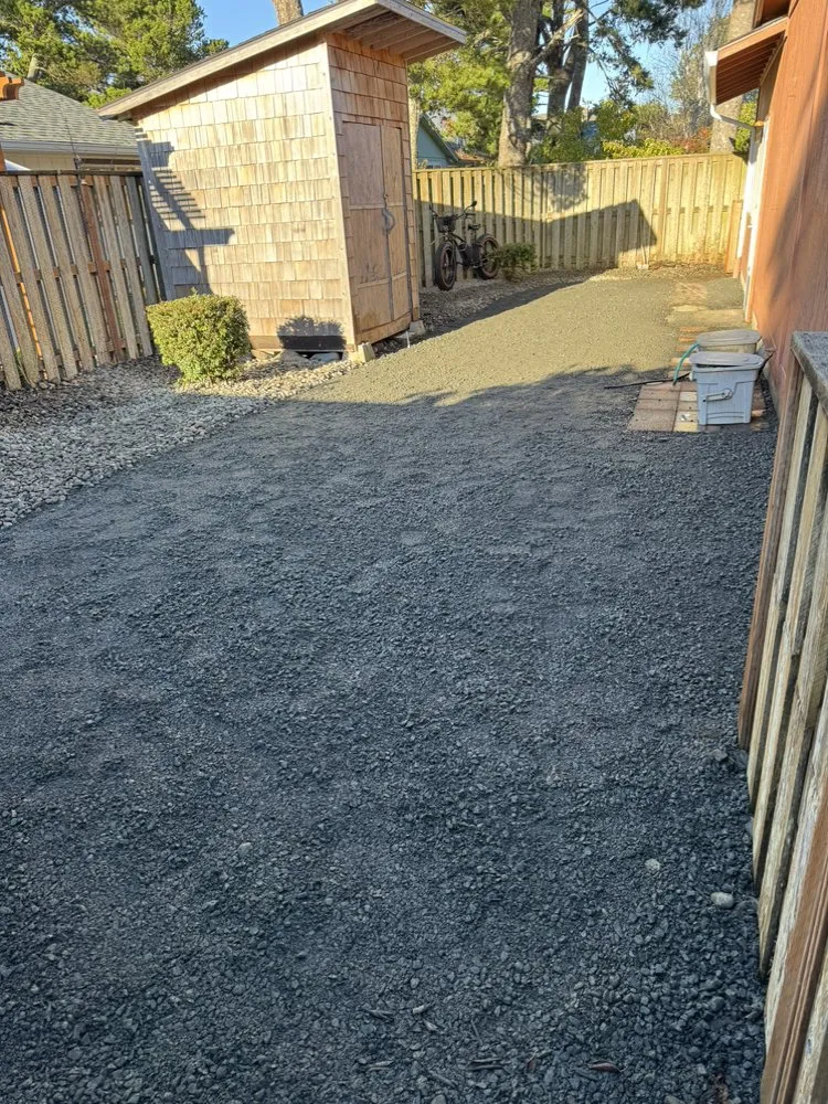 Custom yard cleanup service in Warrenton, OR - MTZ Landscape Maintenance