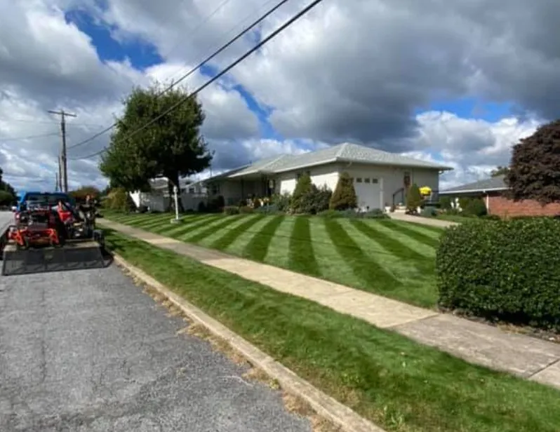Custom lawn mowing service in Scranton, PA - MTZ Landscaping & Powerwashing