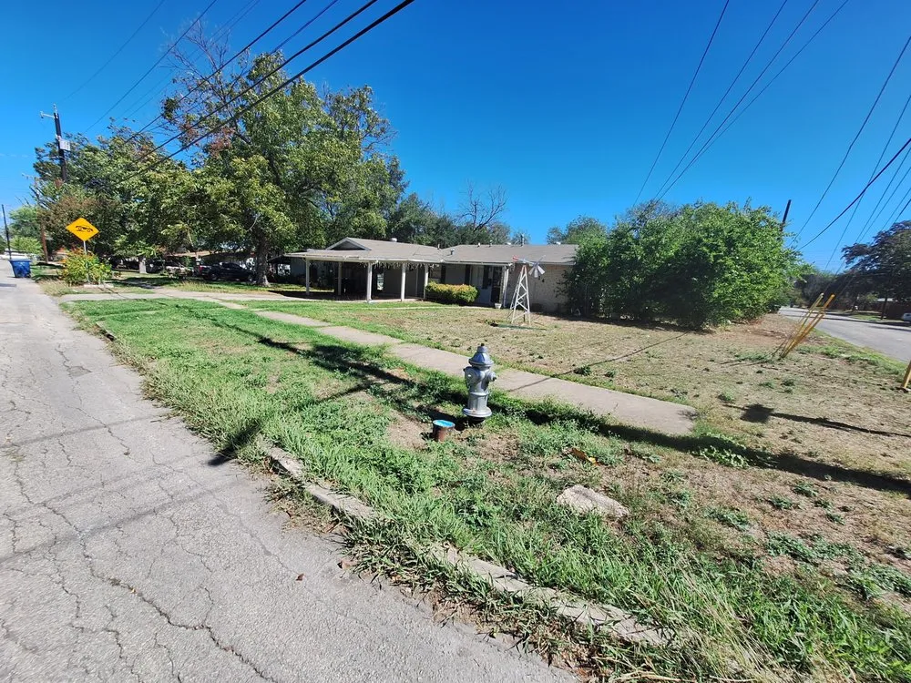 Affordable garden landscaping experts serving San Antonio, TX - MTZ Lawn Care