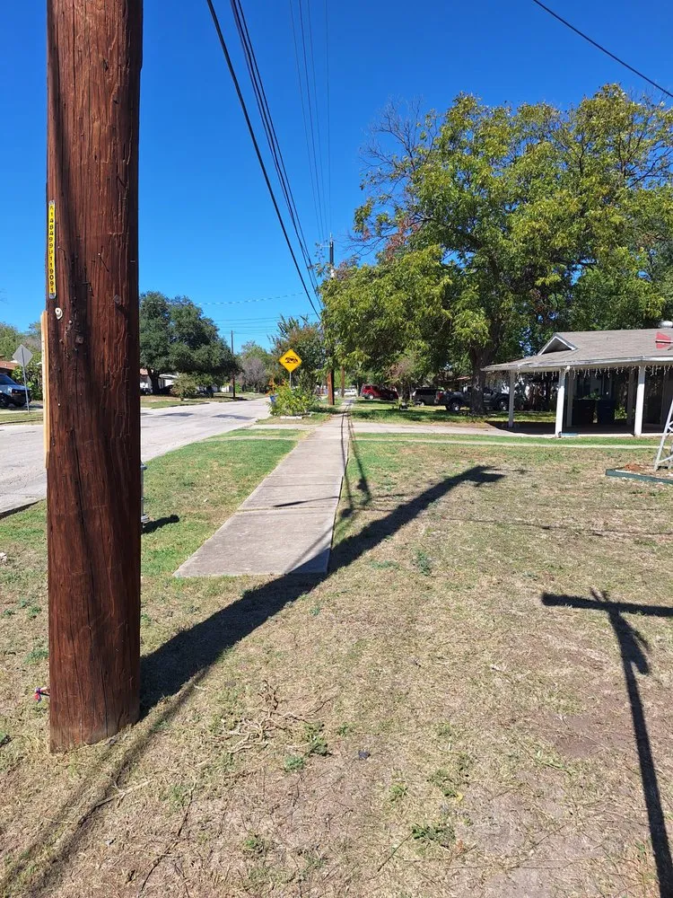 Custom yard cleanup service for residential properties in San Antonio, TX by MTZ Lawn Care