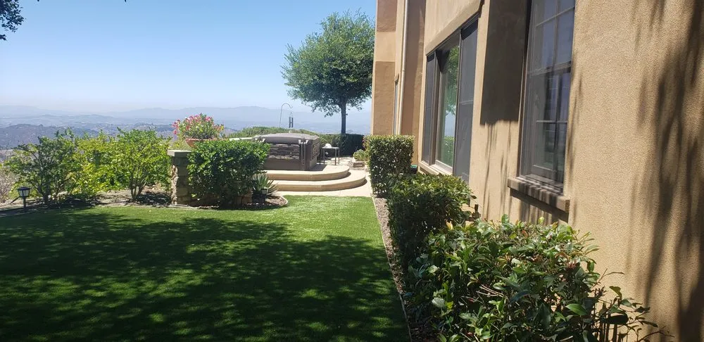 Top-rated lawn care service for homes in Fallbrook, CA by Mtz Lawncare