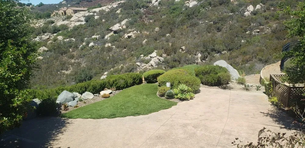 Professional yard maintenance in Fallbrook, CA by Mtz Lawncare
