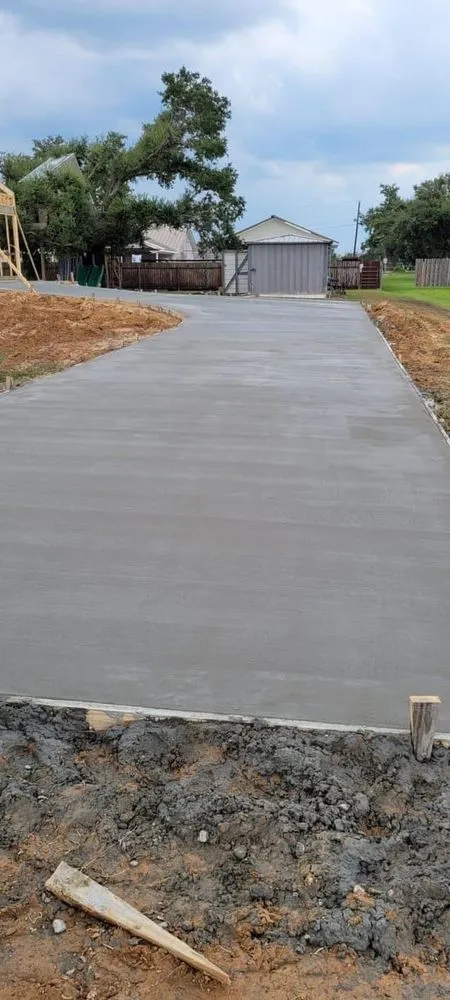 Trusted outdoor landscaping for year-round maintenance in Needville, TX by Mtz Solutions