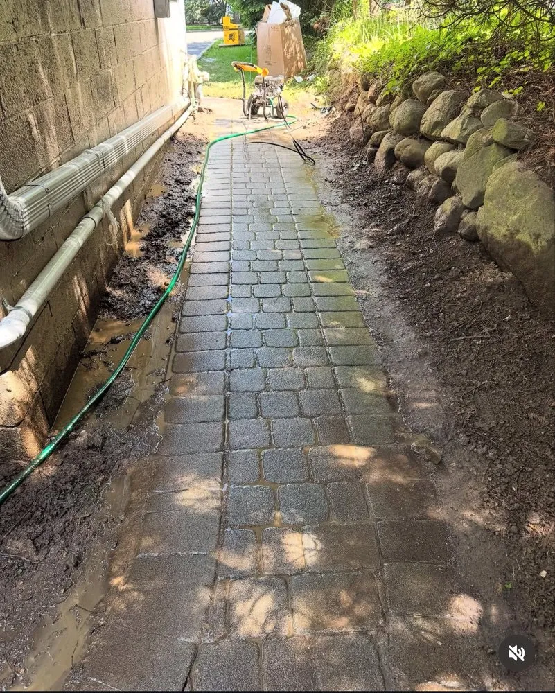 Expert garden landscaping experts serving Paramus, NJ - Muccis Lawncare