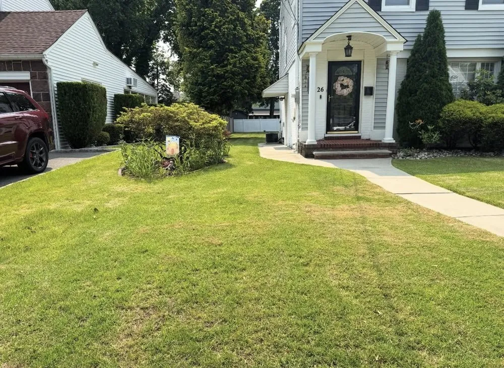 Affordable yard maintenance in Paramus, NJ by Muccis Lawncare