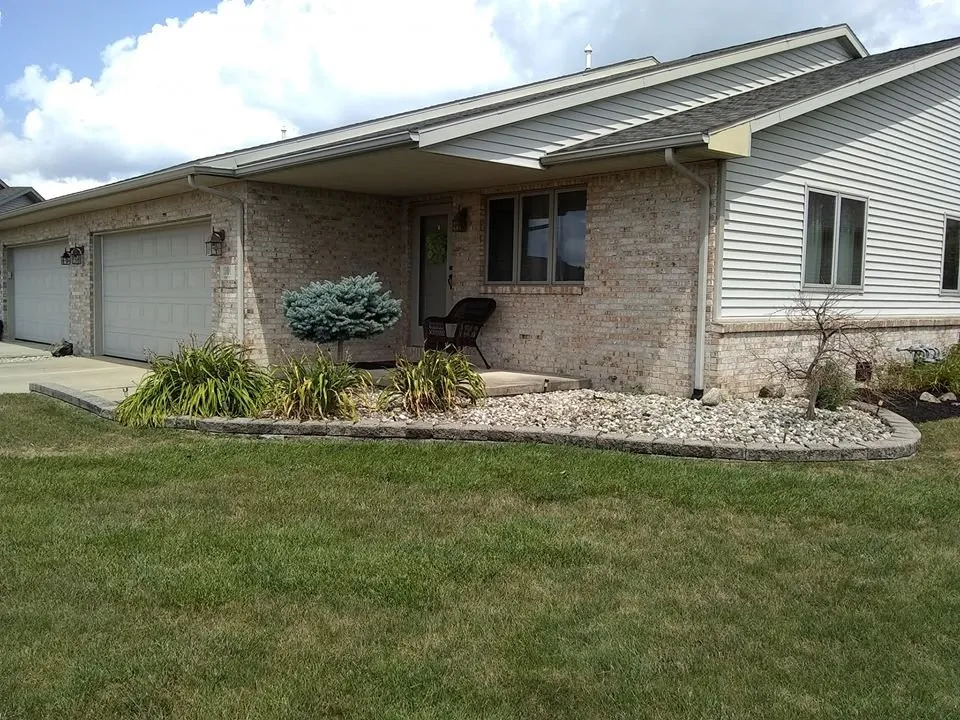 Expert garden landscaping experts serving Gibsonburg, OH - Mud Creek Lawn Care