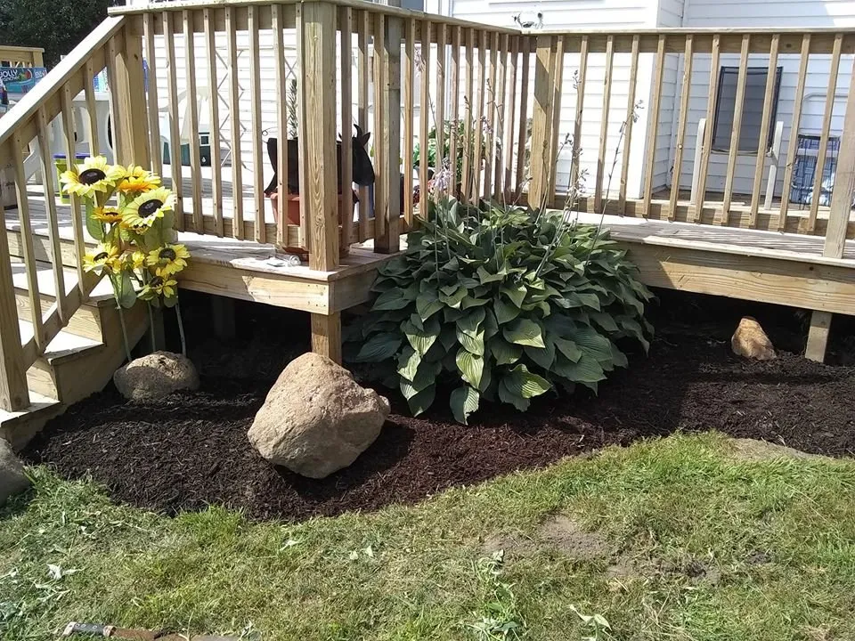 Top-rated outdoor landscaping in Gibsonburg, OH by Mud Creek Lawn Care