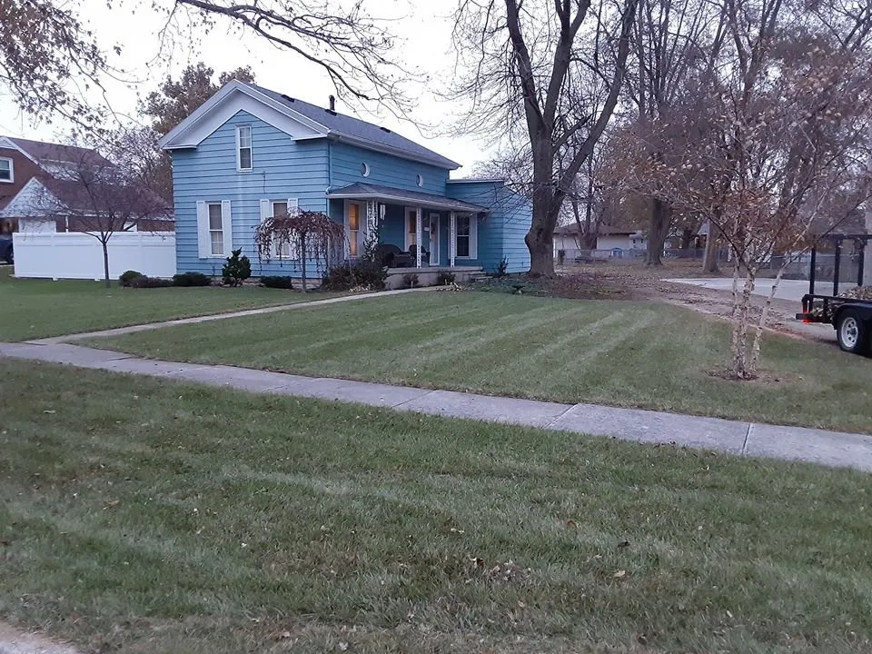 Affordable lawn care service experts serving Gibsonburg, OH - Mud Creek Lawn Care