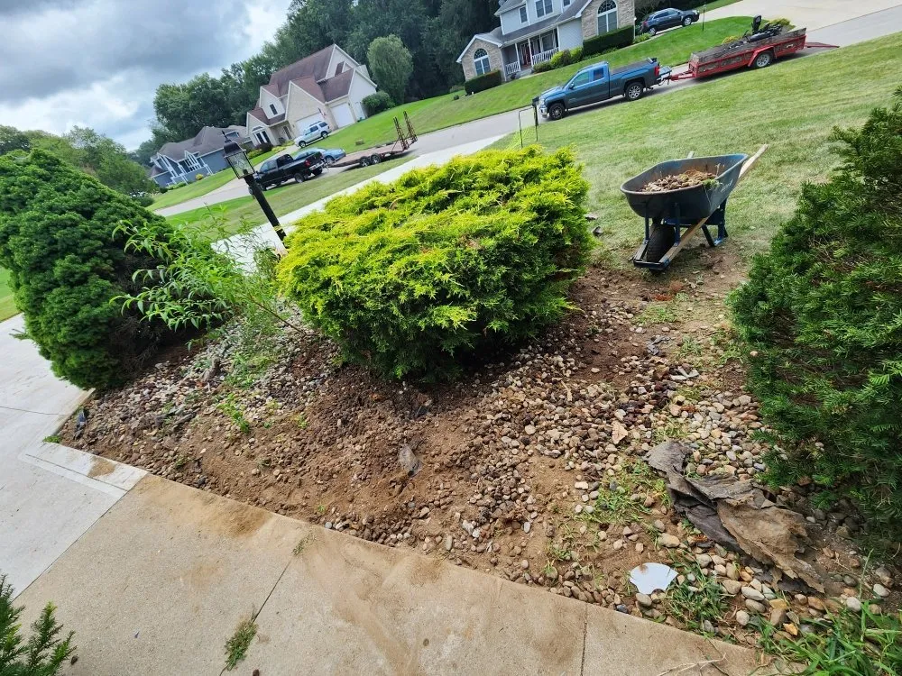 Professional garden landscaping experts serving Warsaw, IN - Muddle Escapes