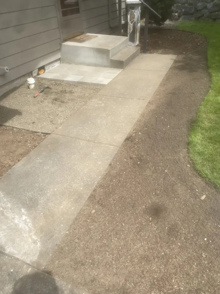 Custom lawn mowing service experts serving Lynden, WA - Muddy Buddy Lawn Care