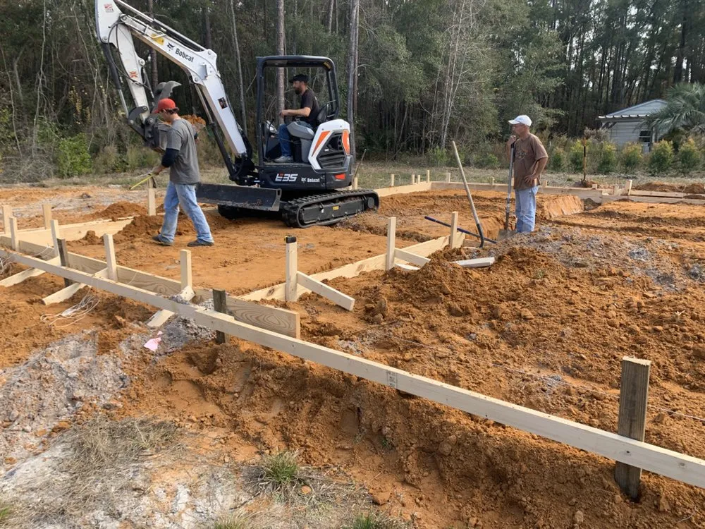Professional outdoor landscaping in Tallahassee, FL by Muddy Feet Services