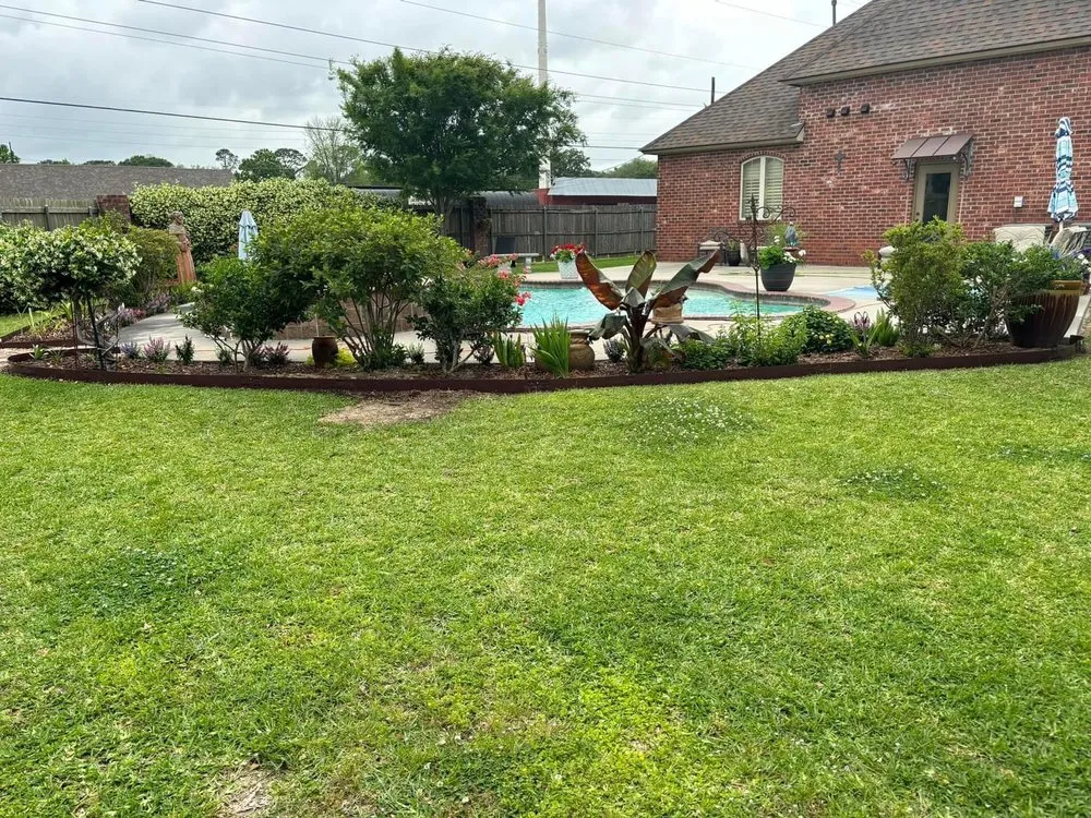Local outdoor landscaping in New Iberia, LA by Muddy Waterfowl Property Maintenance
