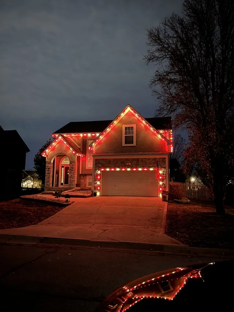 Expert outdoor landscaping in Shawnee, KS by Muehlberger
