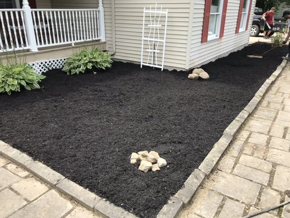 Top-rated yard maintenance in Avon, OH by Mueller Lawncare