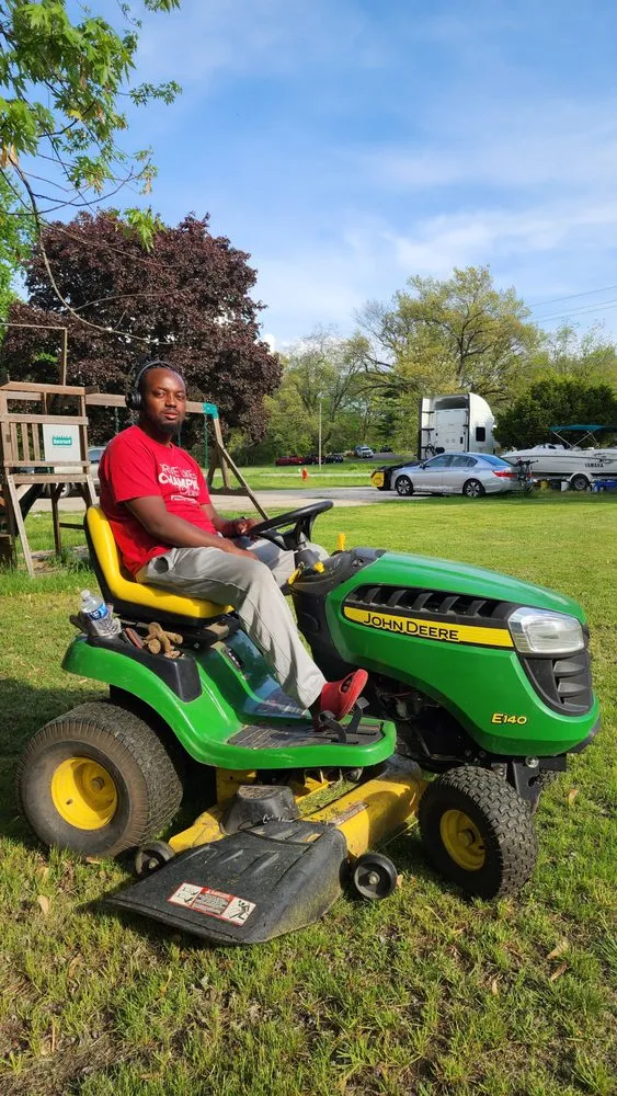 Local garden landscaping in Wilmington, IL by Muga Lawncare