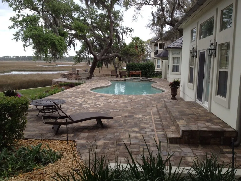 Affordable yard maintenance in Ponte Vedra Beach, FL by Mulch & More