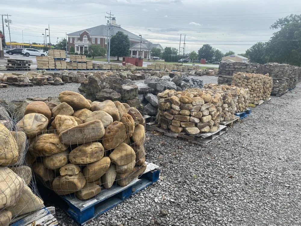 Reliable yard cleanup service in Union City, TN by Mulch & More