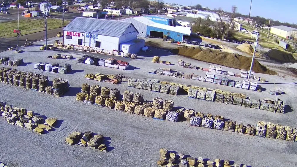 Local yard maintenance in Union City, TN - Mulch & More