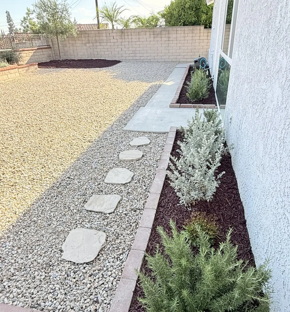 Custom lawn care service experts serving Covina, CA - Mulch And Landscaping Design