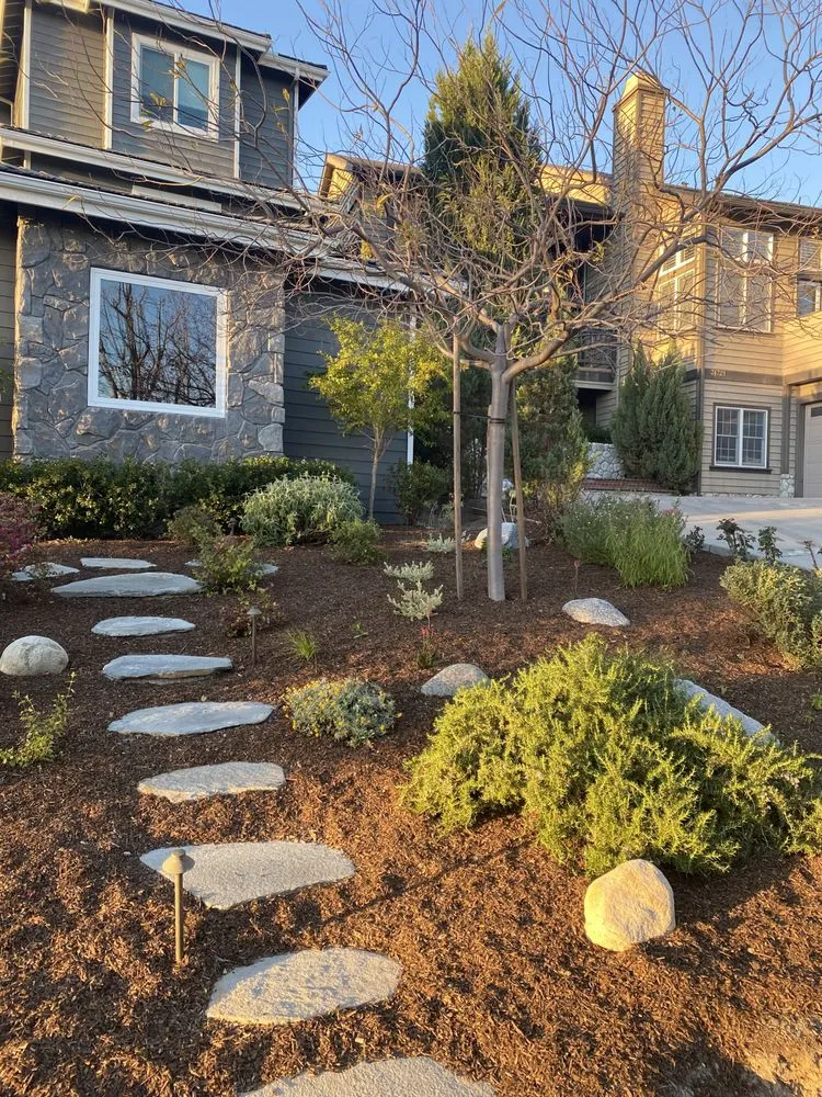 Affordable outdoor landscaping in Covina, CA by Mulch And Landscaping Design