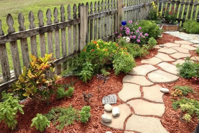 Affordable garden landscaping in McDonough, GA by Mulch Better