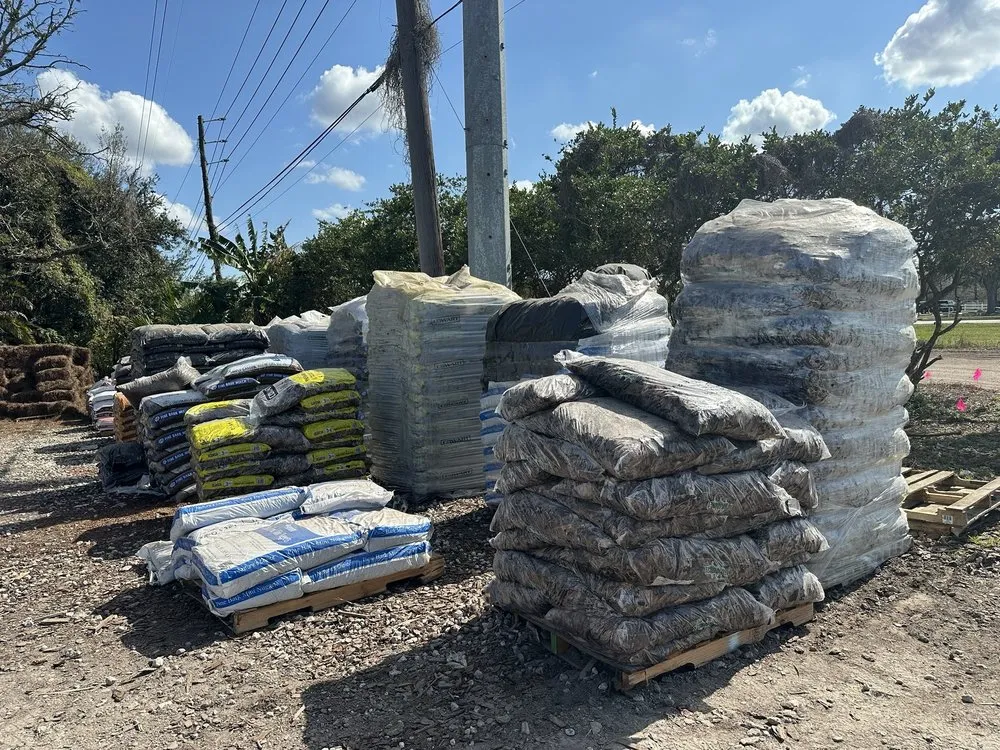 Custom residential landscaping near you across Oviedo, FL - Mulch For You