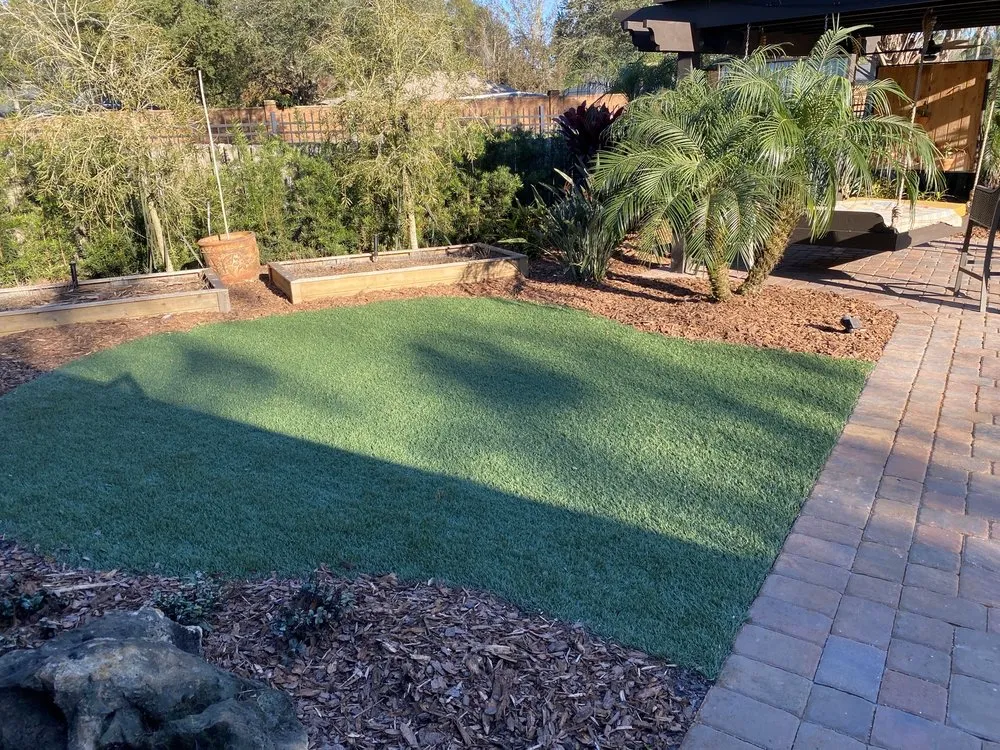 Professional outdoor landscaping in Orlando, FL by Mulch Inc.