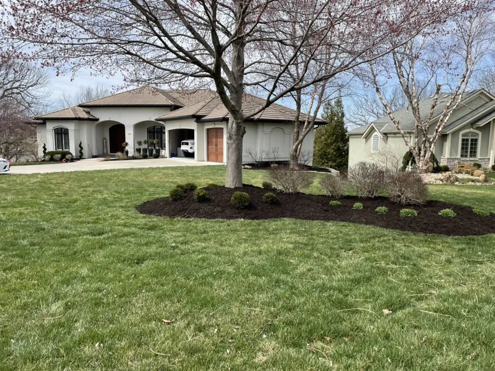 Reliable outdoor landscaping near you in Lee's Summit, MO by MULCH KC