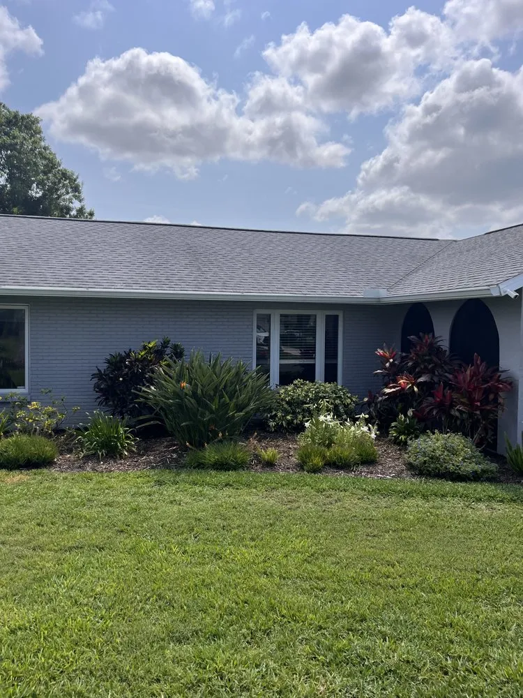 Affordable landscaping services for year-round maintenance across Sarasota, FL - Mulch Kings