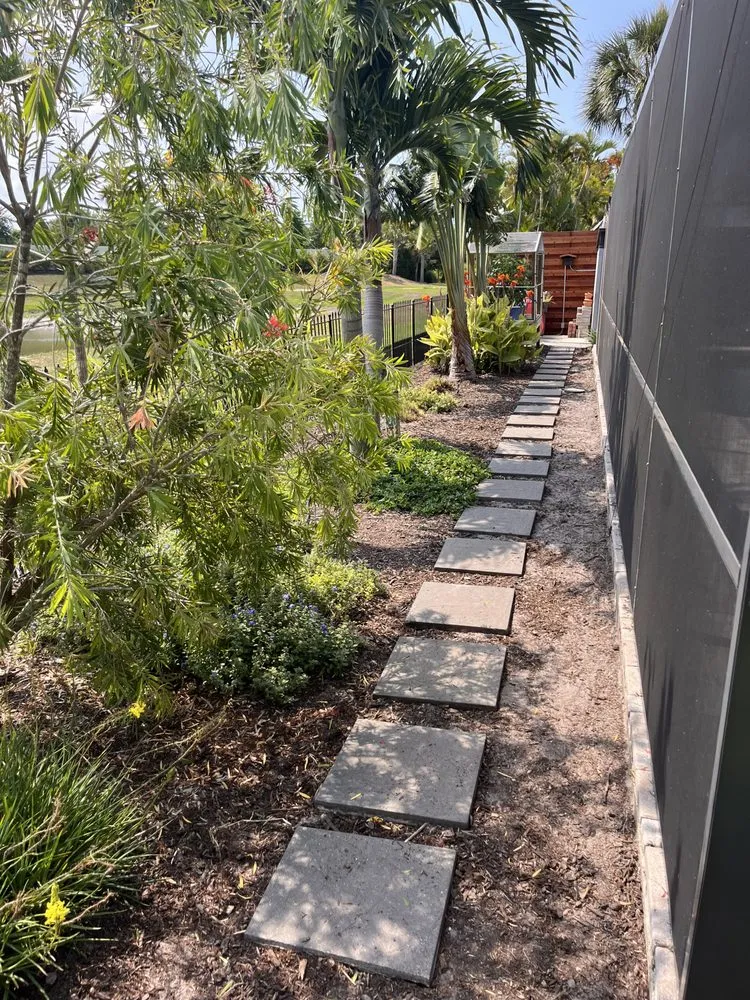 Custom garden landscaping experts serving Sarasota, FL - Mulch Kings