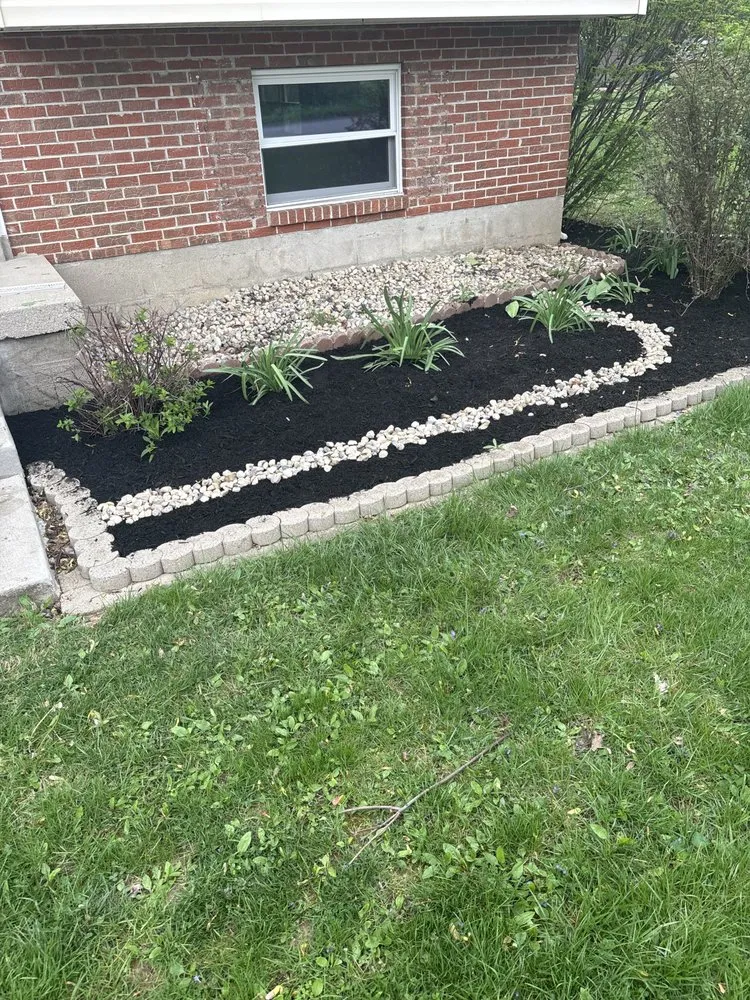 Professional residential landscaping in Hamilton, OH by Mulch Man Landscaping