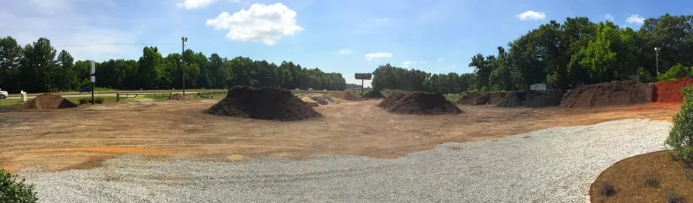 Local lawn care service experts serving Greenville, SC - Mulch Mart of Powdersville