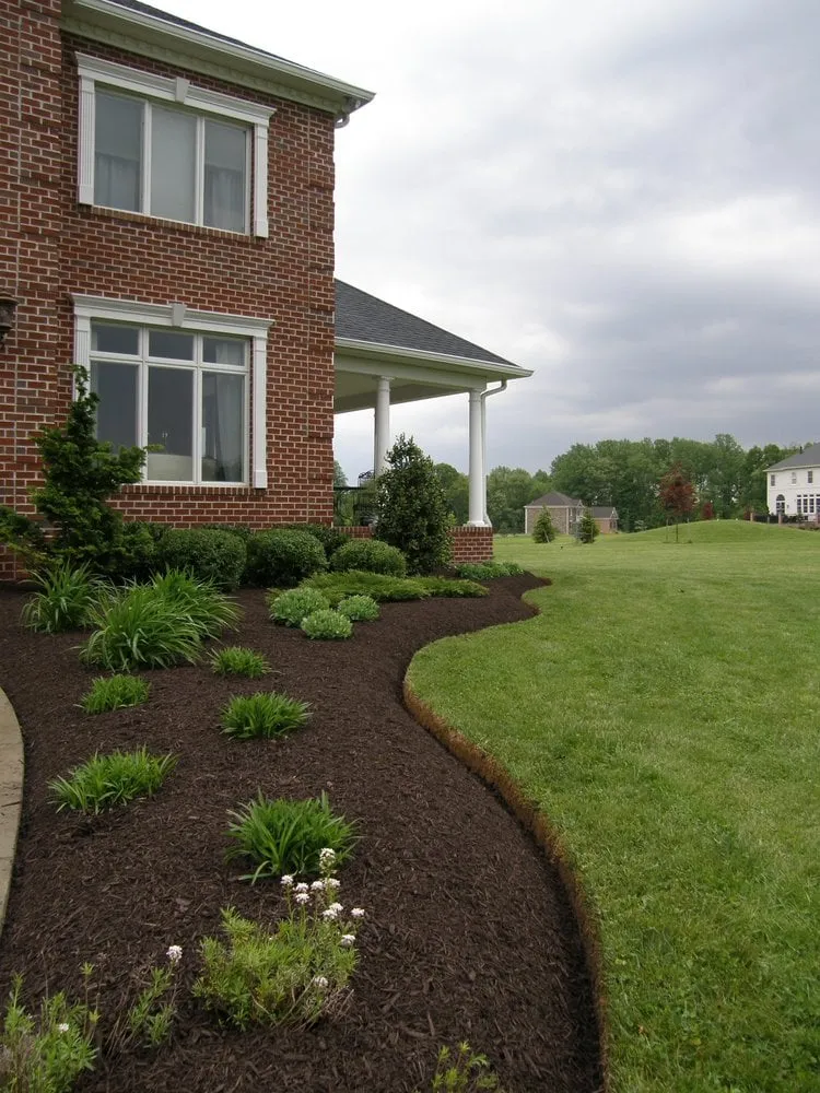 Trusted yard cleanup service for beautiful yards in Kingsville, MD by Mulch Masters