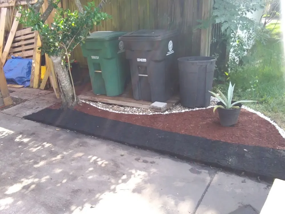 Custom residential landscaping experts serving Houston, TX - Mulch n More by John Woodley