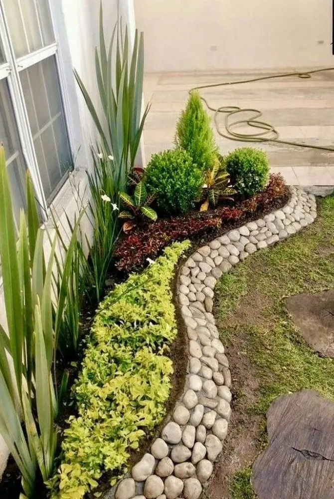 Custom garden landscaping in Houston, TX by Mulch n More by John Woodley
