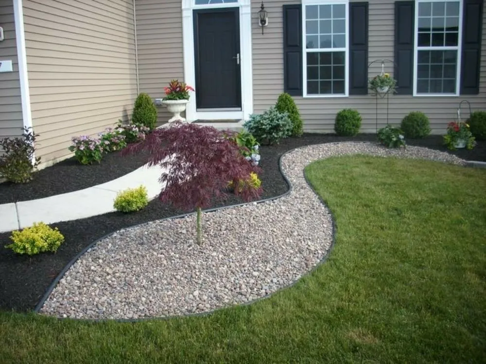 Trusted landscaping services for beautiful yards in Houston, TX by Mulch n More by John Woodley