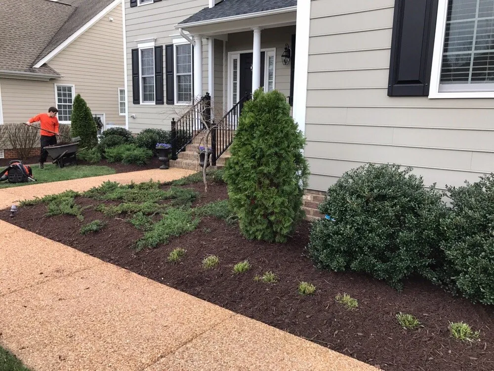 Reliable yard maintenance near you in Williamsburg, VA by Mulch 'n' More Professionals