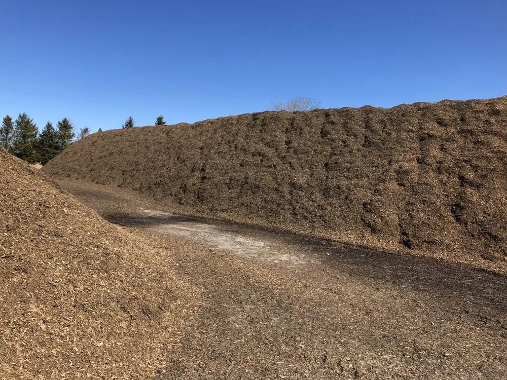 Affordable lawn mowing service experts serving Calverton, NY - Mulch Supplier by JB