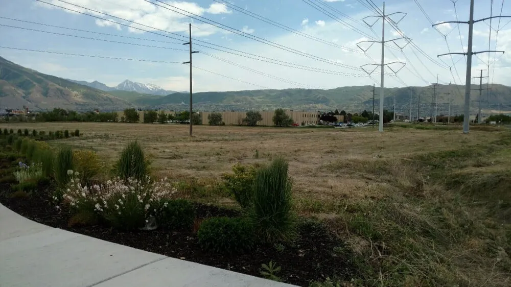 Custom landscaping services for beautiful yards in Salt Lake City, UT by Mulch Utah