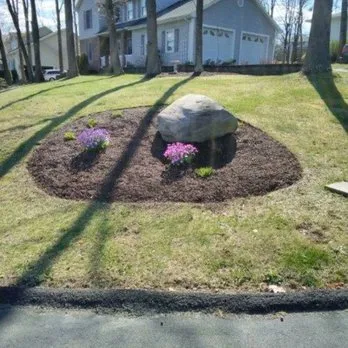 Reliable yard maintenance in Cincinnati, OH by Muldoon Lawn care