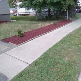 Reliable yard maintenance in Cincinnati, OH by Muldoon Lawn care