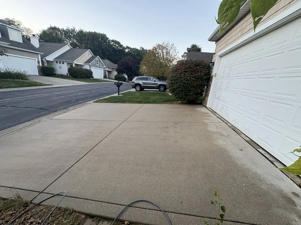 Trusted lawn mowing service experts serving Crown Point, IN - Muller’s Landscaping