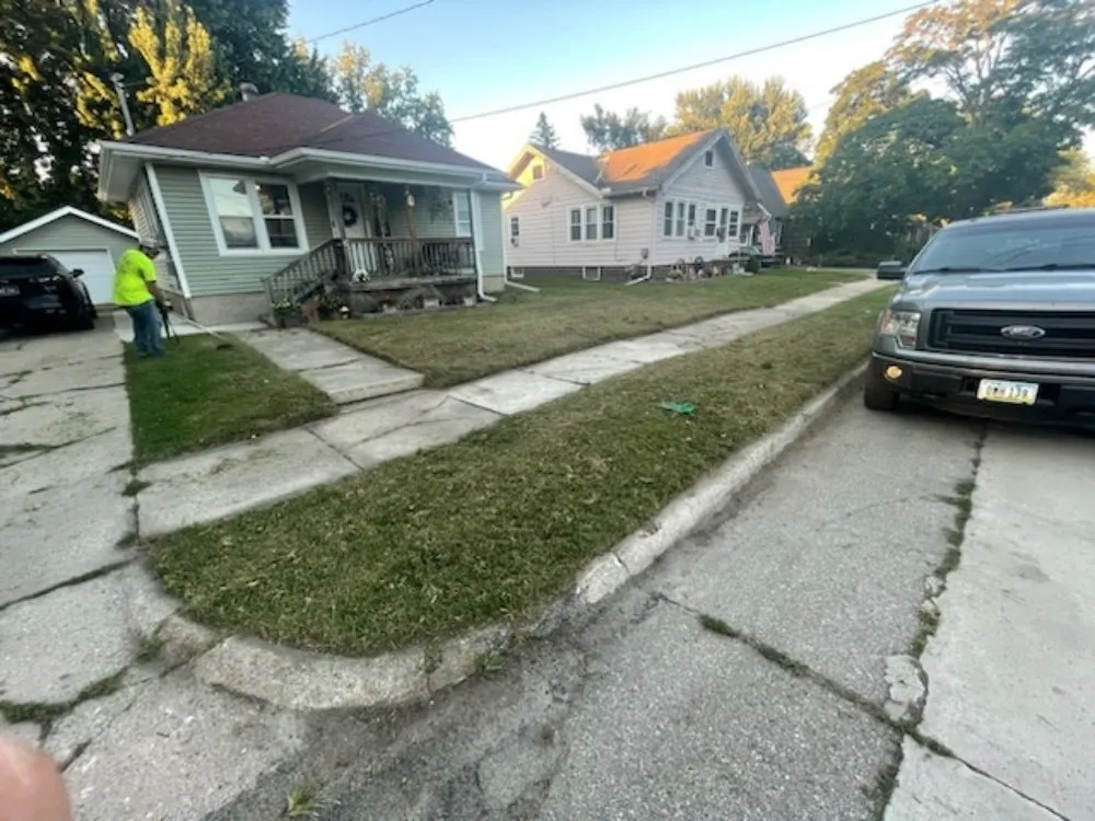 Expert landscaping services experts serving Mason City, IA - Mullet Lawncare