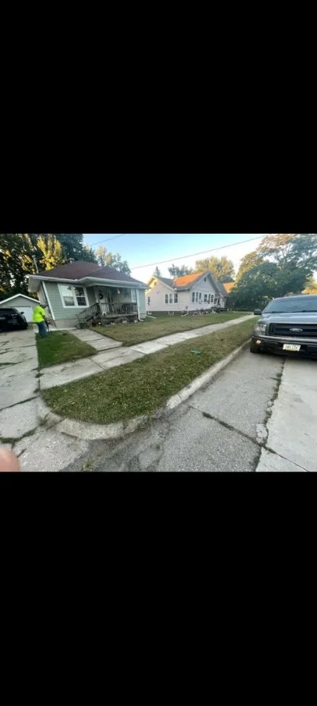 Local yard maintenance for homes across Mason City, IA - Mullet Lawncare